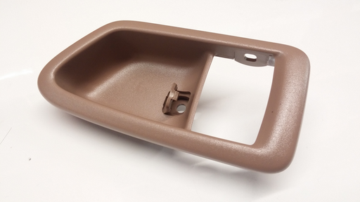 [69278-0C010-E0] [69278-0C010-E0] LT Front handle inside bezel OAK ACCESS CAB TO TUNDRA 00-06 Info: ACCESS CAB, REGULAR CAB  Bezel, Door Inside Handle. MEDIUM. OAK.